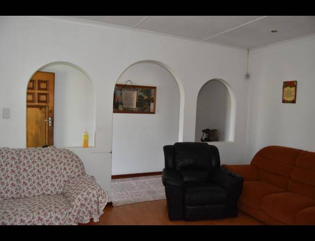 3 BEDROOM HOUSE FOR SALE IN UMZINTO
